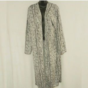 BooHoo Plus Snake Print Kimono 20